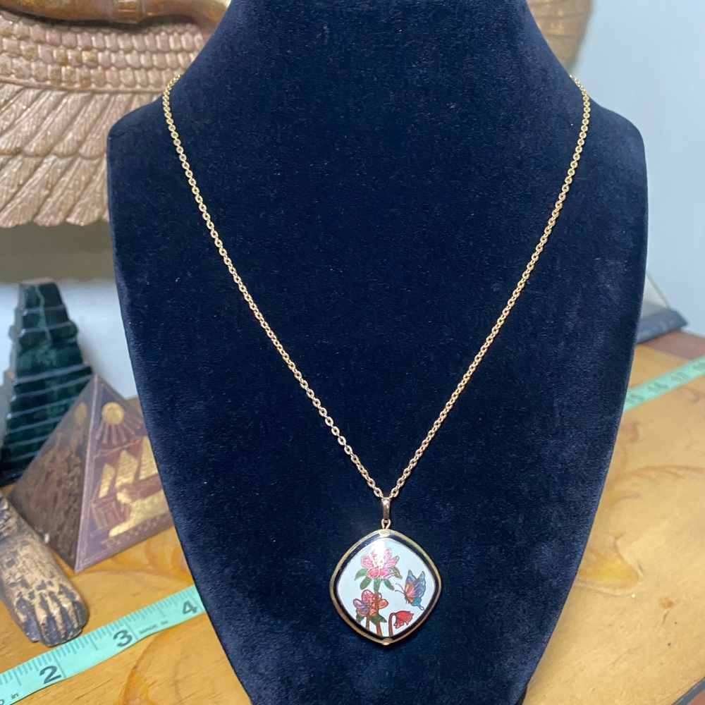 Vintage Floral Pendant Necklace - Picture 4 of 8
